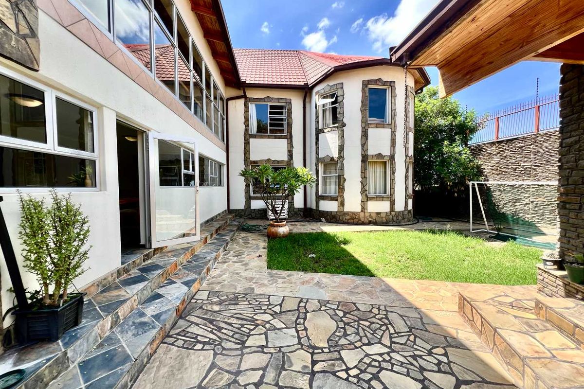 EXCELLENT LOCATION CLOSE TO PRESIDENT HOUSE - Photo 3