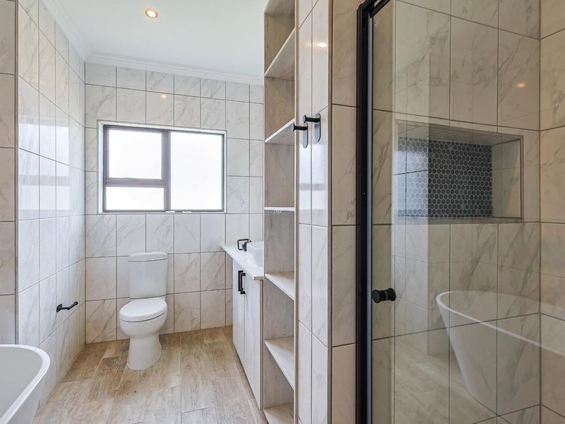 Stunning Modern 4 Bedroom, 2.5 Bathroom Home for Rent - Photo 10