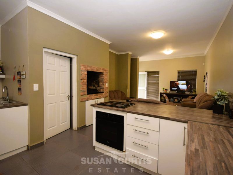 DUPLEX TOWNHOUSE IN KRAMERSDORP - Photo 3