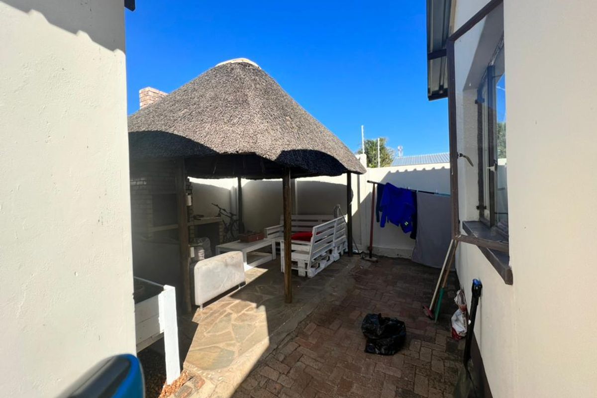 STUNNING FAMILY HOME FOR SALE – CIMBEBASIA - Photo 4