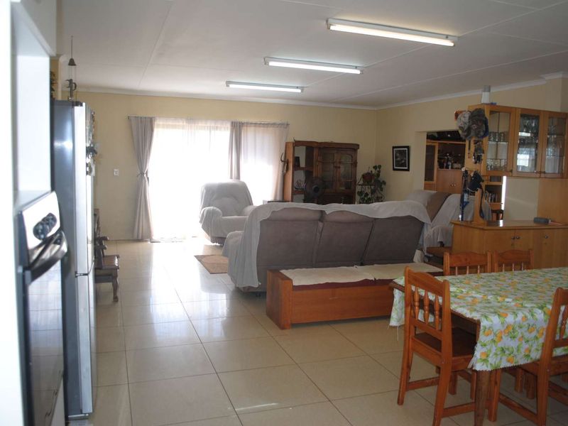 Feast your eyes on this neat and spacious farmhouse featuring modern interior finishes throughout - Photo 6