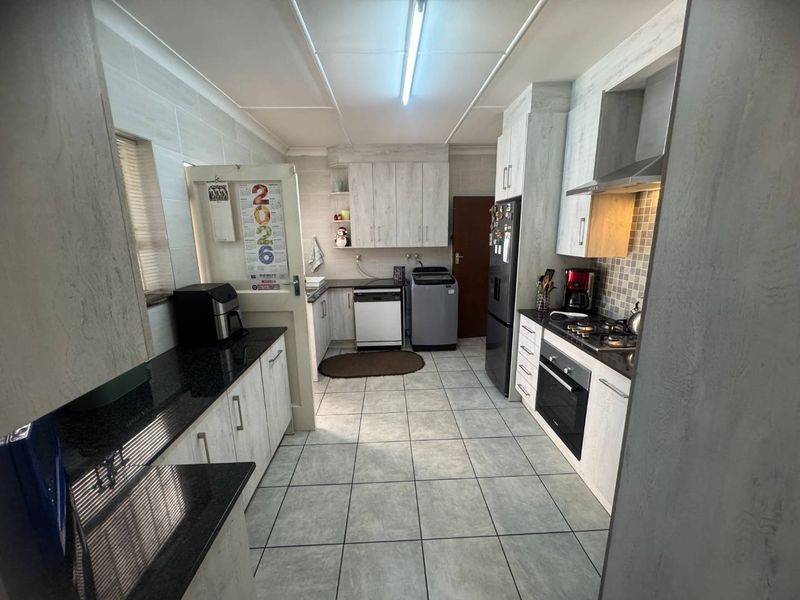 Family Home for sale in Randhart with Flat - Photo 9