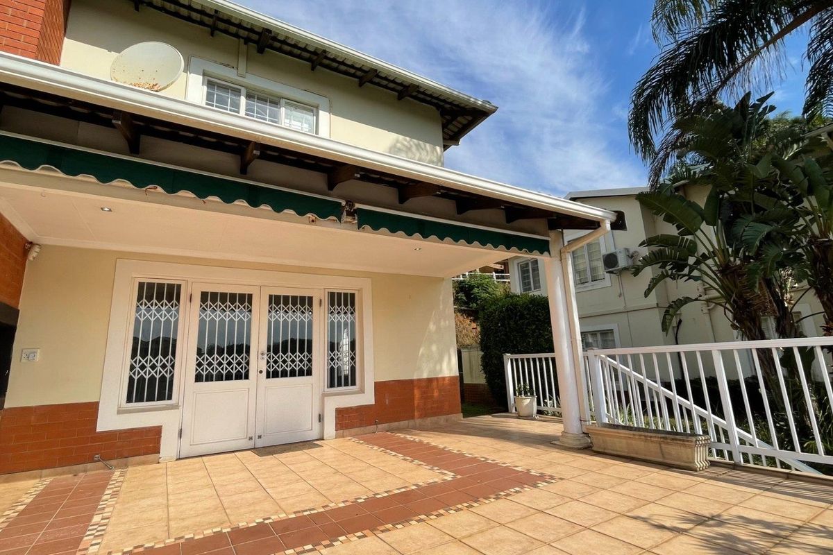 Modern 3 Bedroom Duplex To Let in Secure Mount Edgecombe Estate - Photo 5