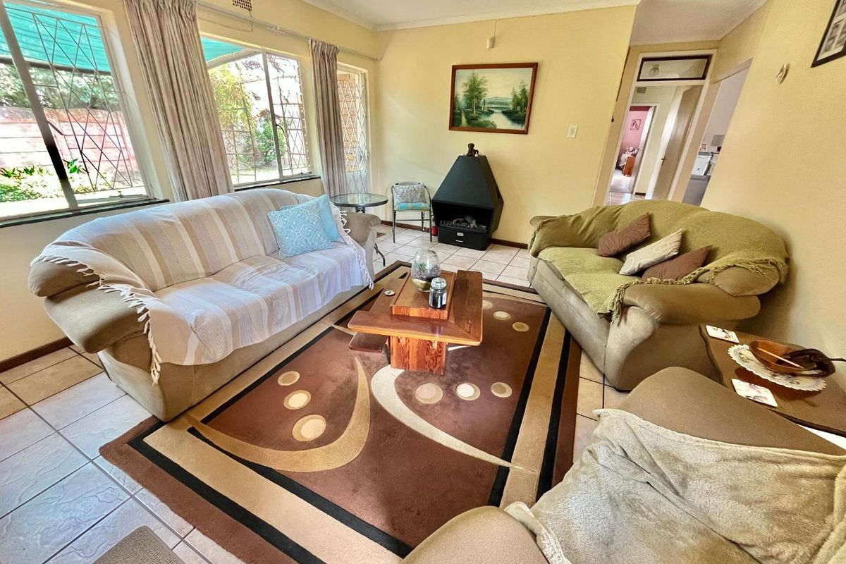 Three bedroom house ready to move in, in van Dyk Park - Photo 3