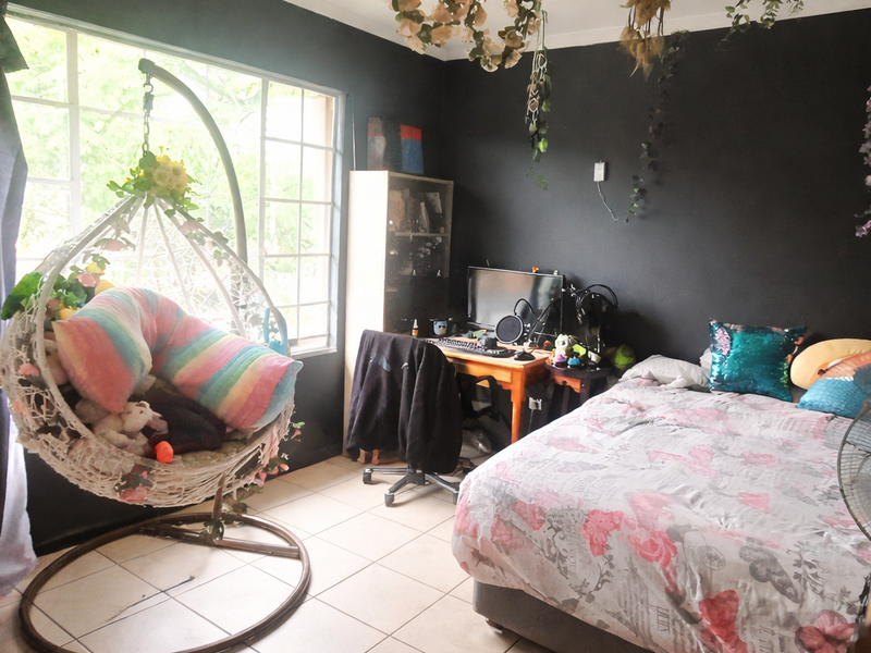 A Hidden 2- Bedroom Gem in Jacaranda Lane – Space, Charm & Lifestyle - Photo 10