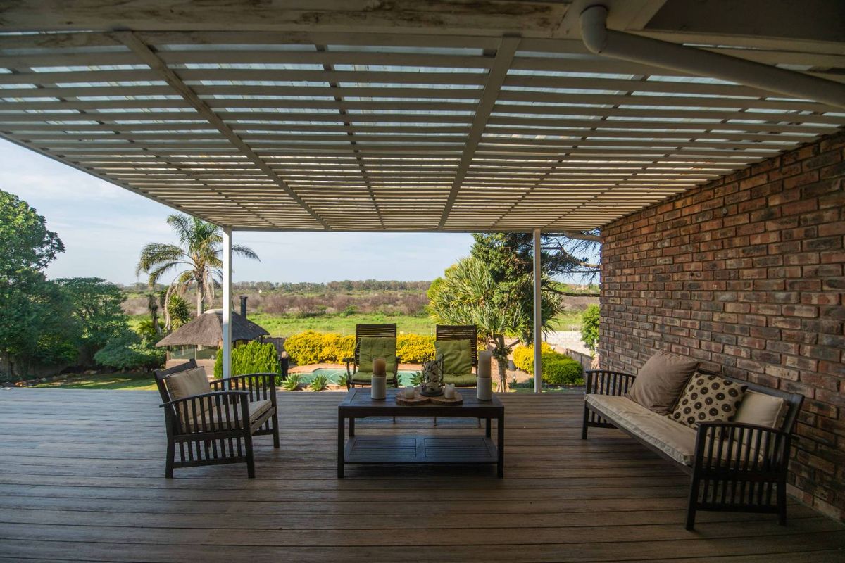 A Stunning house with a view - Photo 4