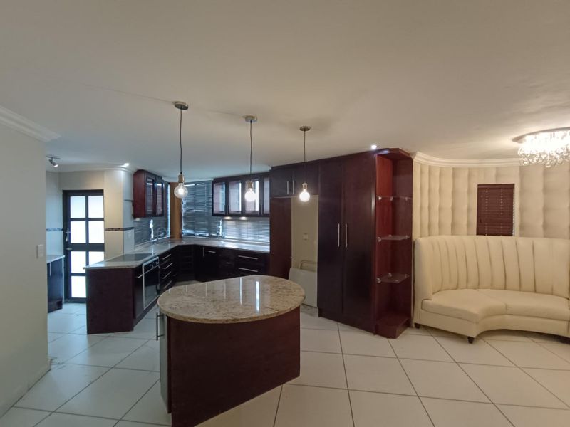 VALLEY VIEW ESTATE -  4 BEDROOM HOUSE WITH A GYM & STUDY - Photo 2