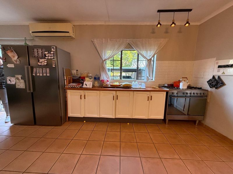 3 Bed, 2.5 Bathroom House in Waverley - Photo 6