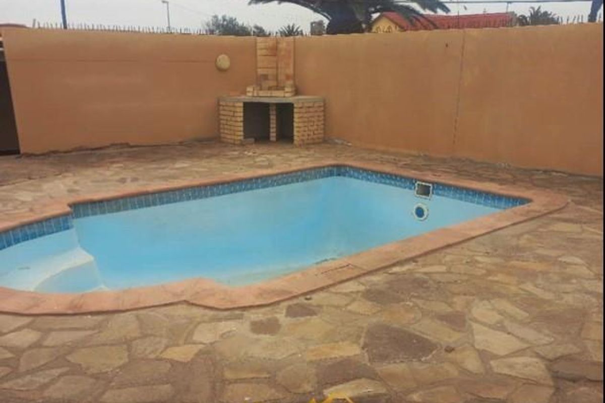 Walvisbay , Namibia | Family home for sale - Photo 3