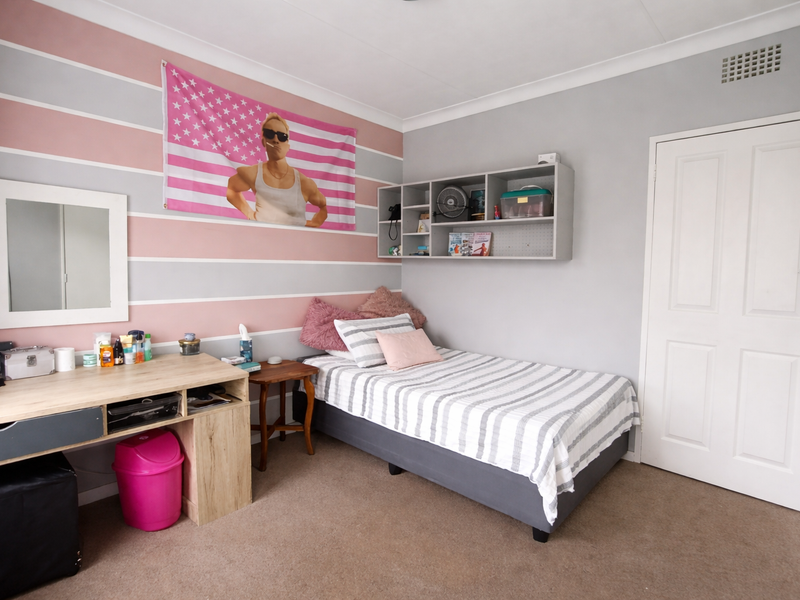 Modern Family Home with Entertainment Area & Pool in Prime Verwoerdpark Location - Photo 10