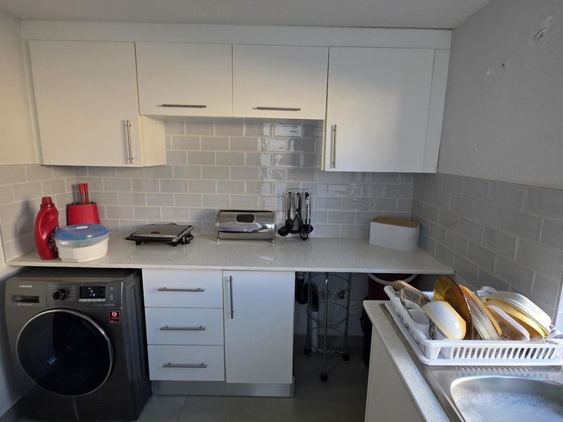 Elegant 4 Bedroom Family Home in The Hills Nature Reserve - Photo 6