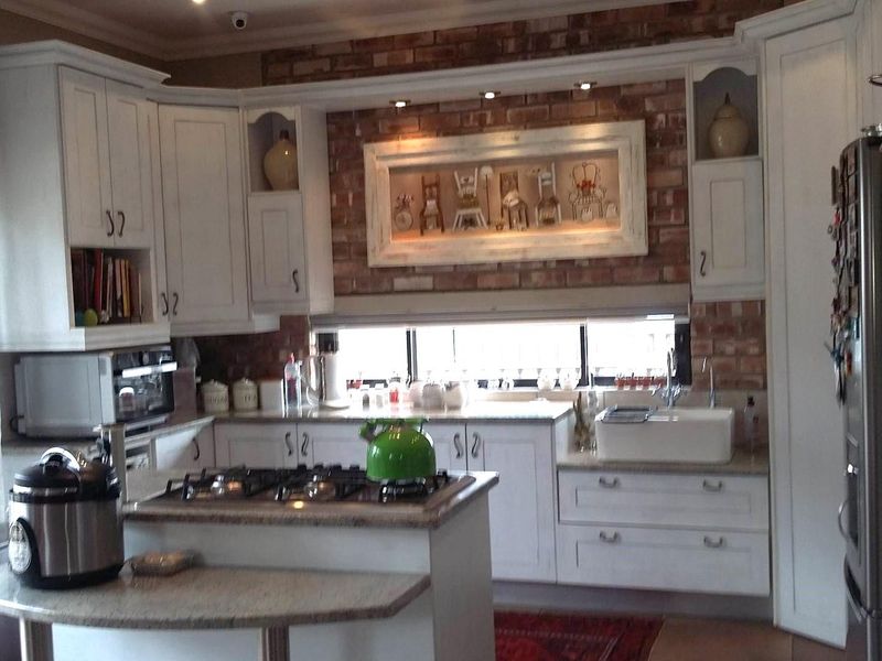 AMAZING HOME ON ONE LEVEL plus 2 Bedroom Flat N$6 800 000 mm - Photo 6