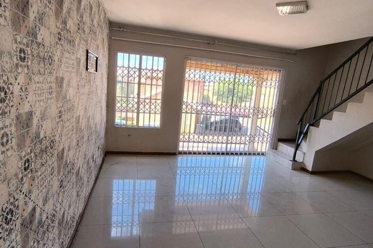3 Bedroomed double storey cluster for sale. - Photo 3