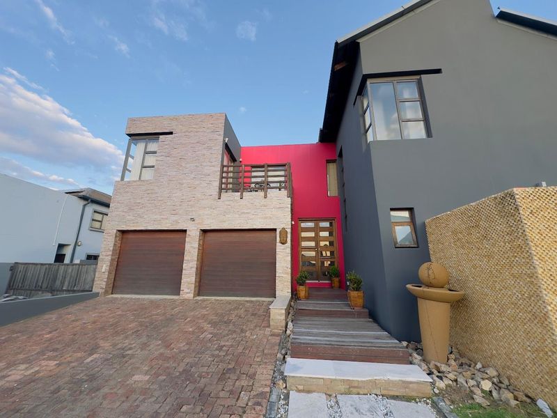 4 Bedroom House For sale in Valley View Estate - Photo 2