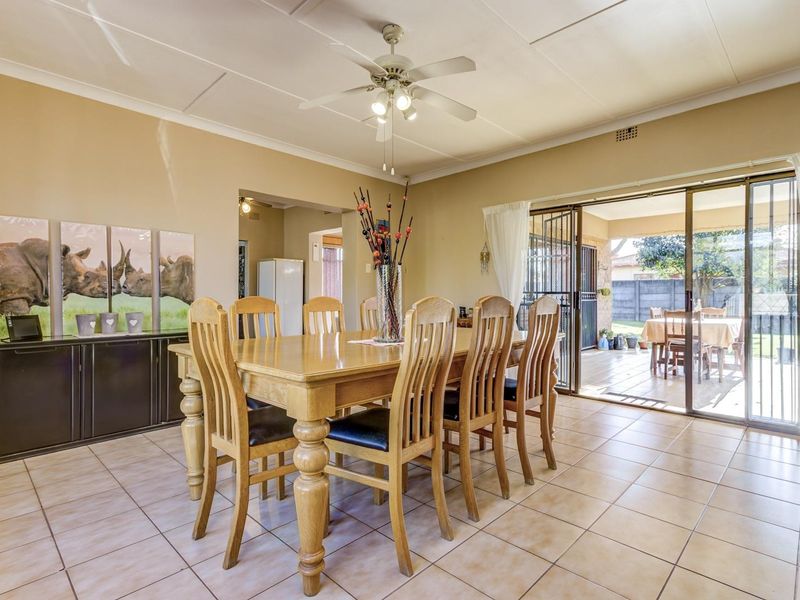 SUPER NEAT AND SPACIOUS HOME WITH SUPERB FLATLET - Photo 3