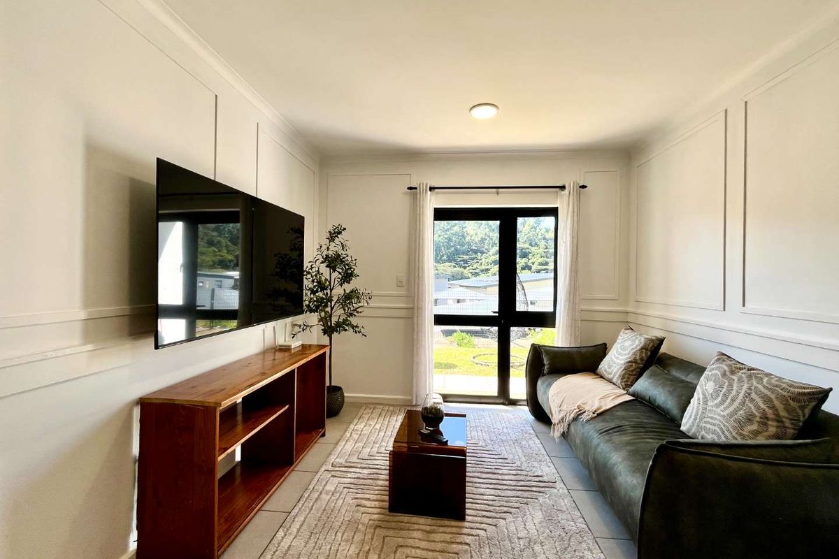 Furnished 2-Bedroom Apartment in Family-Friendly Estate - Photo 4