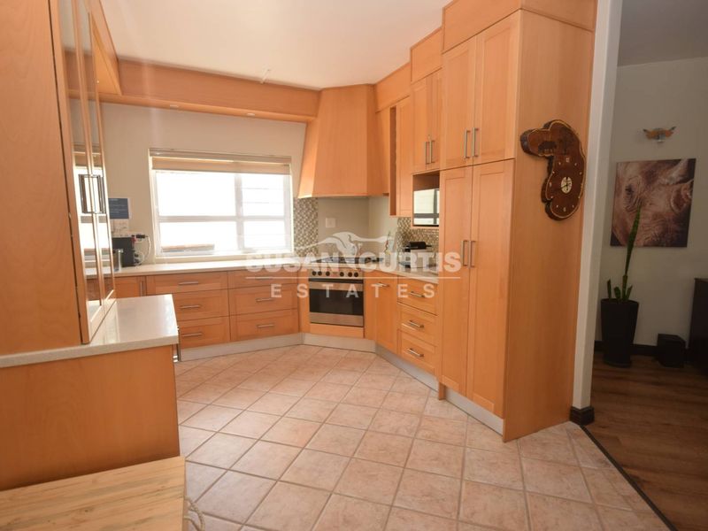 READY TO MOVE IN!! - Photo 3