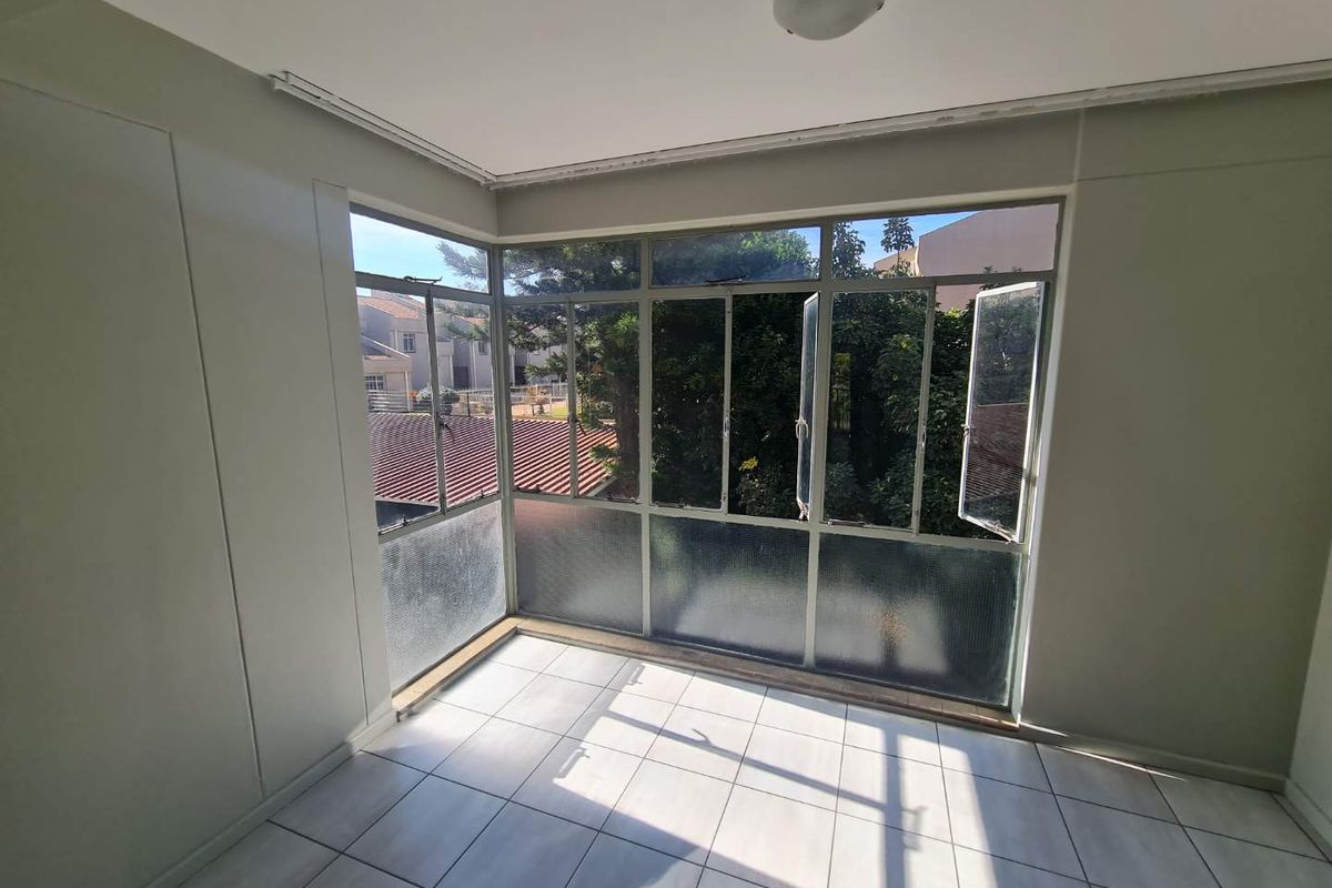 Lantana, Bachelor to rent - Photo 3