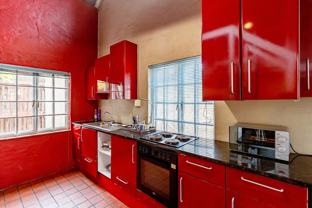 An opportunity to live in the trendy suburb of Richmond Hill. - Photo 5