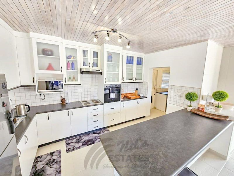 Home For Sale in Vogelstrand, Swakopmund - Photo 4