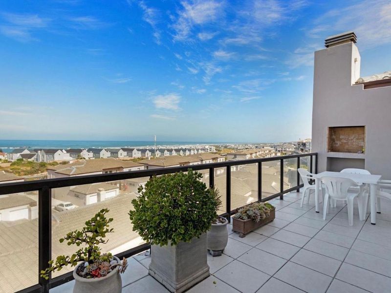 Fully furnished Penthouse with Panoramic Views – Waves Edge, Big Bay - Photo 3