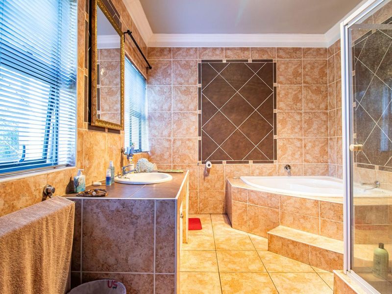 4 Bedroom Freestanding Home in a Secure Estate in Northcliff - Photo 8
