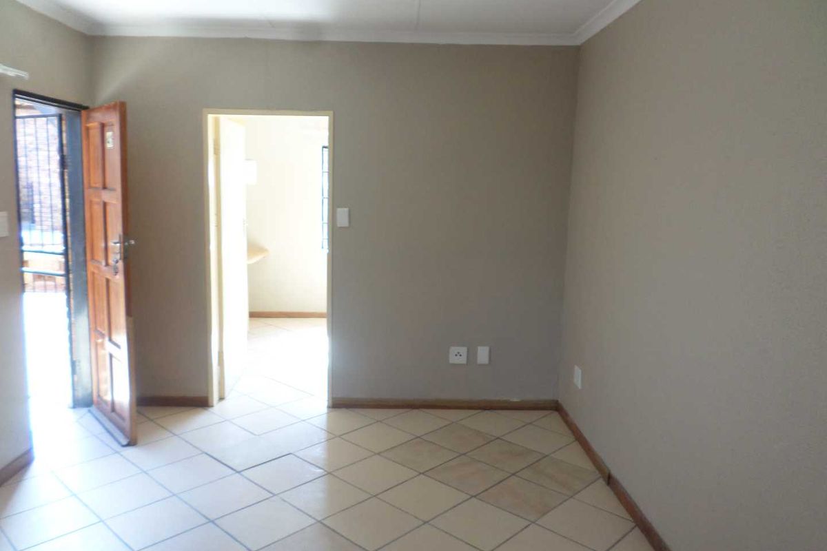 Cambridge Village, 1 Bedroom apartment for sale - Photo 4