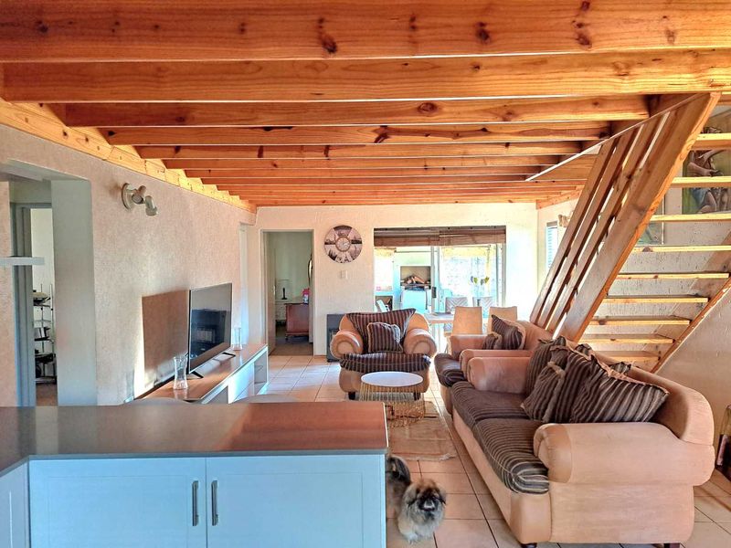 4 Bedroom Home for Sale in Ravenswood - Photo 3