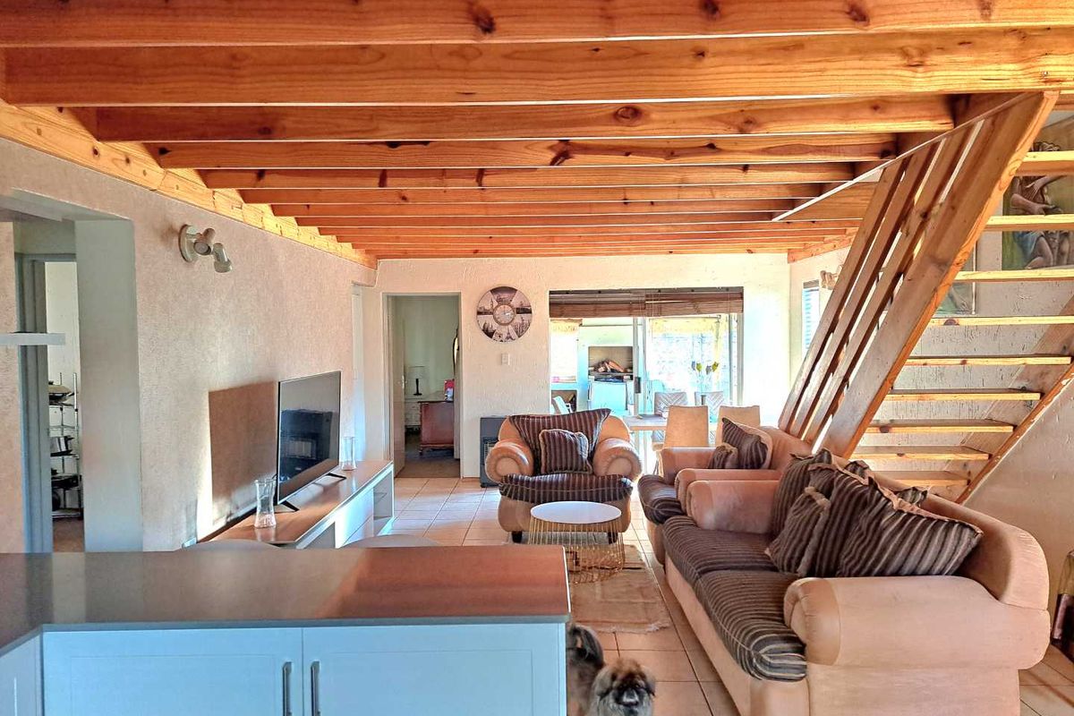 4 Bedroom Home for Sale in Ravenswood - Photo 3