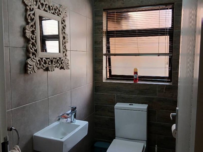 A gem nestled in the heart of Meyersdal - Photo 10