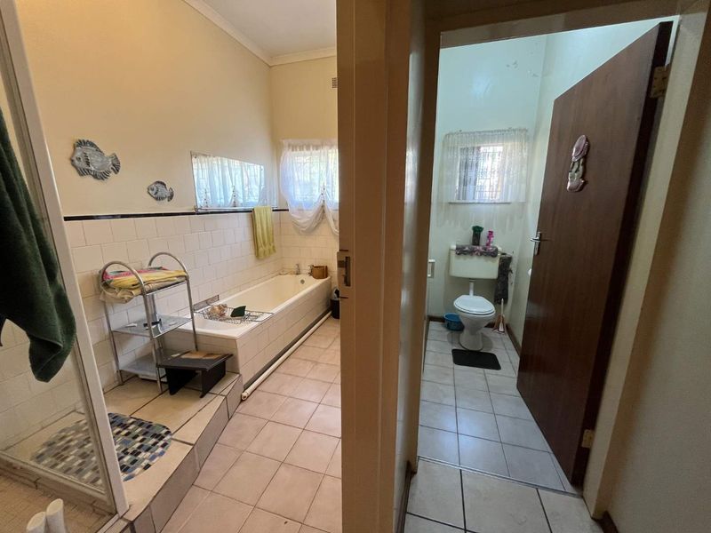 Sturdy 3-Bedroom Family Home in Die Rand - Photo 6