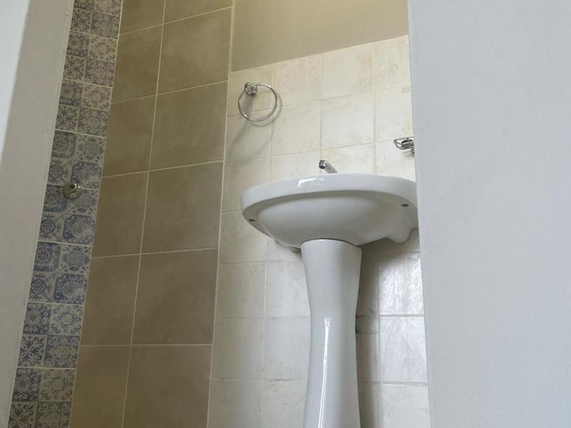 Stunning apartment with 2 beds and 2 bathrooms To Let in Little Falls - Photo 8