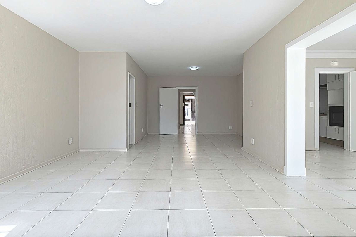 Various Refurbished Large 3 Bedroom Duplex Sandton Townhouses With Garden and Swimming Pool Options - Photo 4