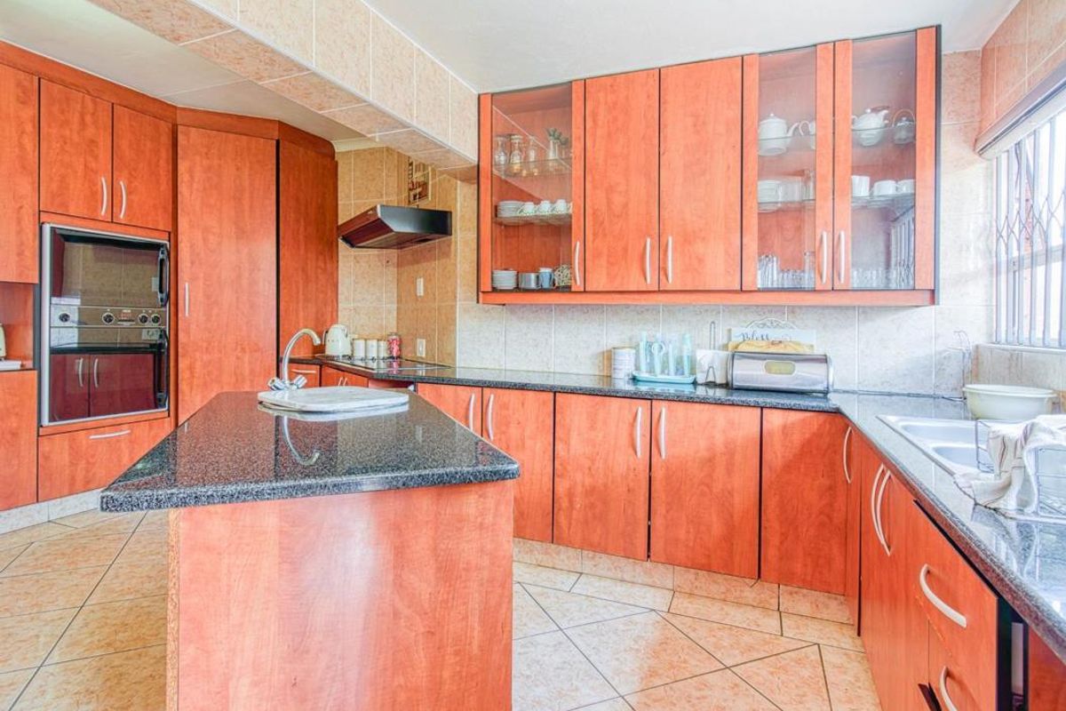 3 Bedroom House for Sale in Glenvista - Photo 5