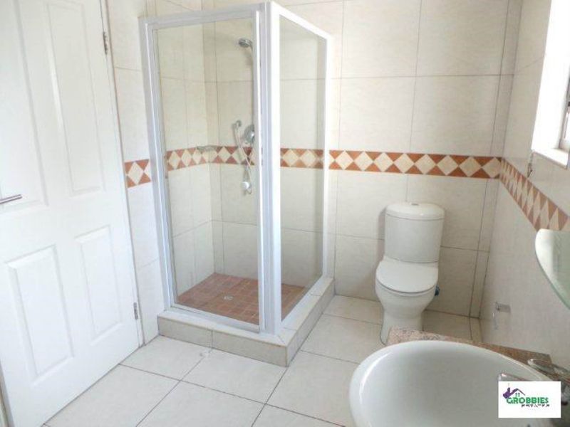 3 bedrooms Townhouse in Walvis Bay Central - Photo 9
