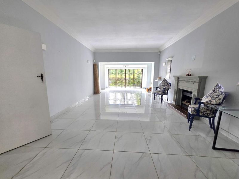 Modern Single-Level Townhouse For Sale in Gillitts! - Photo 8