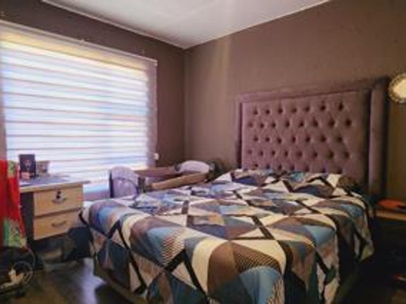 Ground floor PLUS private garden - Photo 10