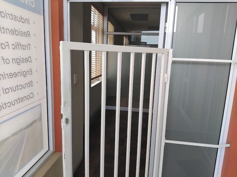 Commercial Office Space To Rent - Photo 3