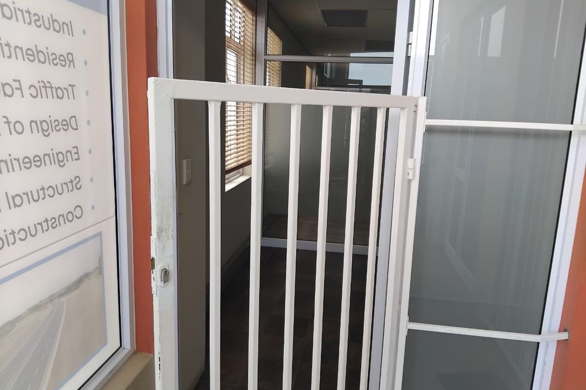 Commercial Office Space To Rent - Photo 3