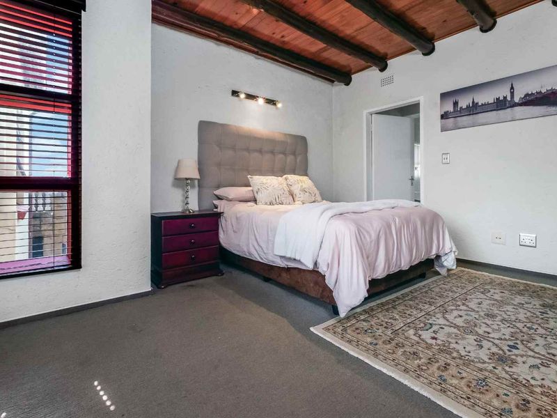 3 BEDROOM LOFT APARTNENT FOR SALE IN MORNINGSIDE!! - Photo 6