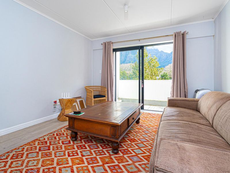 Secure Gem in the heart of Rondebosch - Photo 8