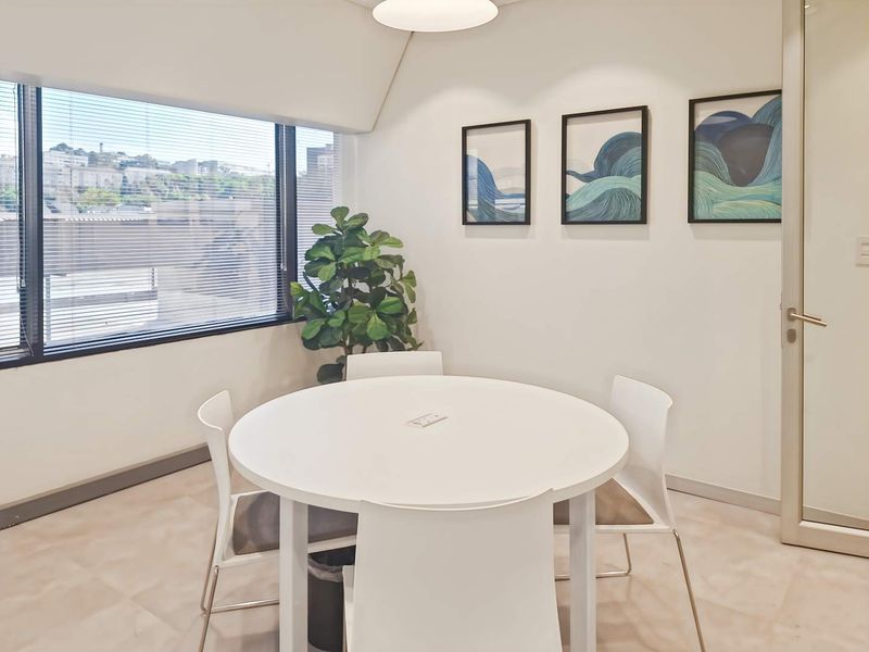 Unlimited office access in HQ Killarney Mall - Photo 3