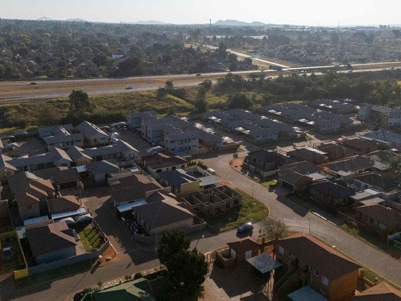 VACANT LAND WITH HALF-BUILT HOUSE FOR SALE IN VILLA CLARINA ESTATE - Photo 7