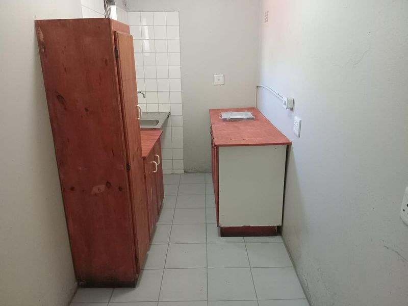 Affordable 2-Bedroom Rental Unit, Immediate Availability in Arboretum - Photo 2