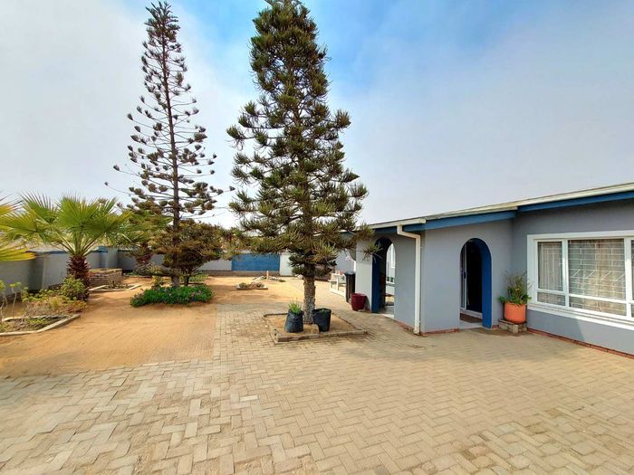 Property #2556542, House For Sale in Suid Duin