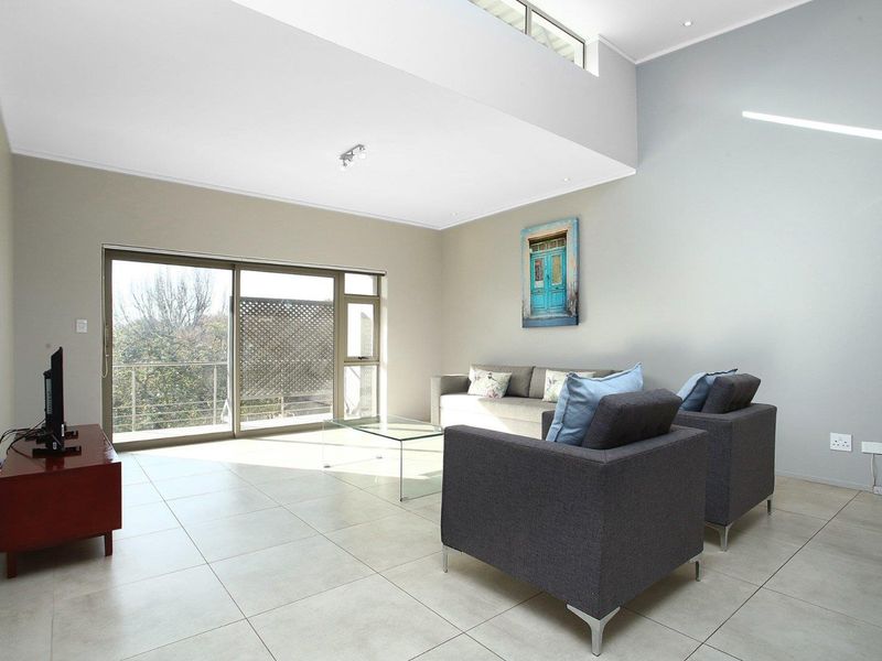 3 BED 2.5 BATH FULLY FURNISHED TOWNHOUSE OAKLANDS - Photo 2