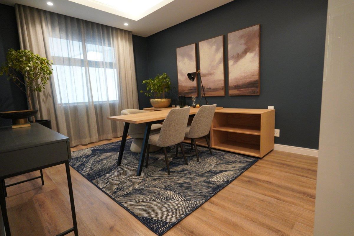 Stunning 4-Bedroom Apartment in City Center, Steyn City - Photo 4