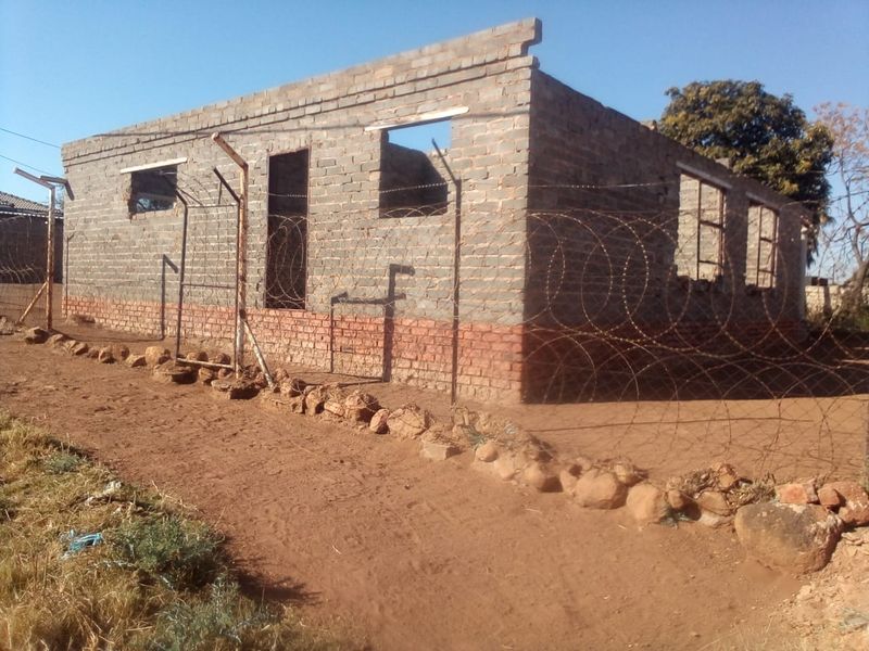 Unfinished 4 bedrooms house for sale in Itsoseng,Pretoria - Photo 8