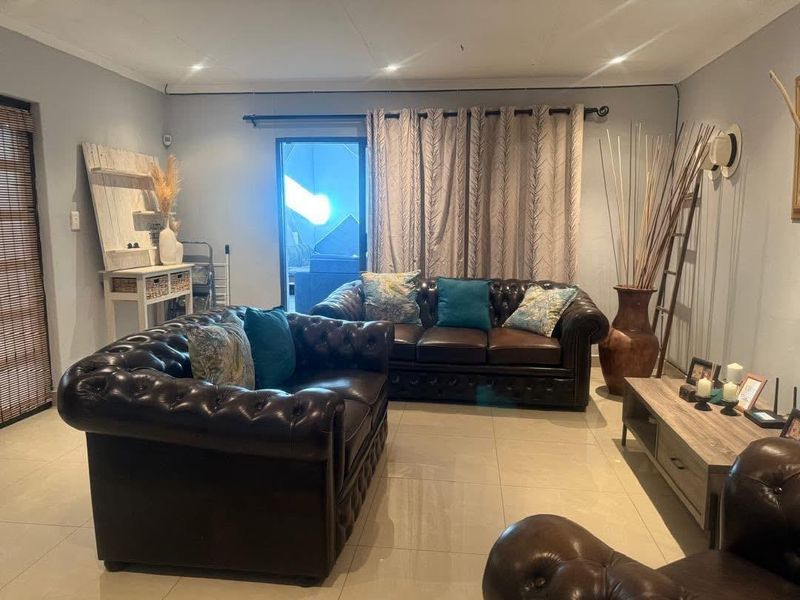 Freestanding house for sale in Dorado Park - Photo 1