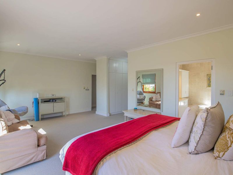 Beautifully Appointed 4 Bedroom Family Home - Photo 9